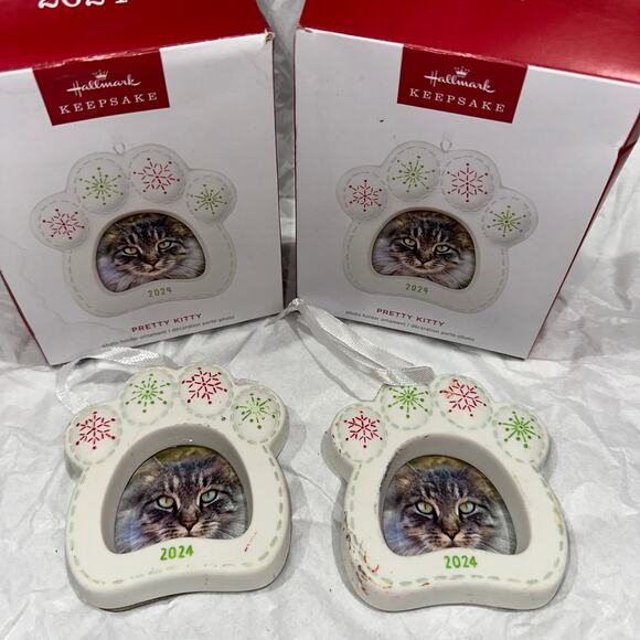 Lot of 2 Pre-Loved Hallmark Keepsake 2024 PRETTY KITTY Christmas Photo Ornaments - Picture 1 of 7
